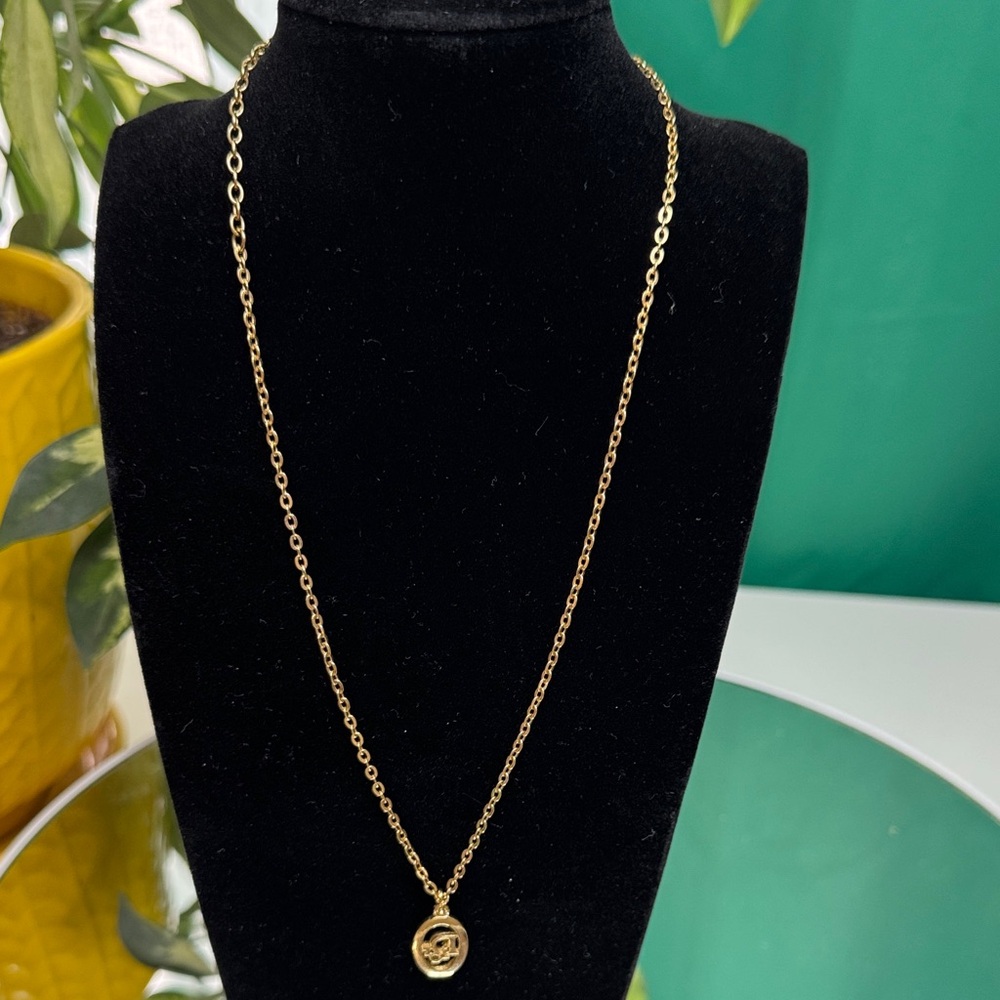 Elegant Authentic Dior Gold plated Pendant Necklace